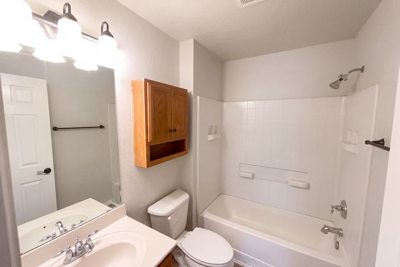 Photo 12 of 21 of 8222 Grissom Cir, San Antonio, TX