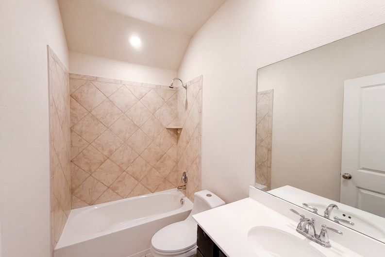 Photo 13 of 16 of 5558 Yarborough Dr, Forney, TX