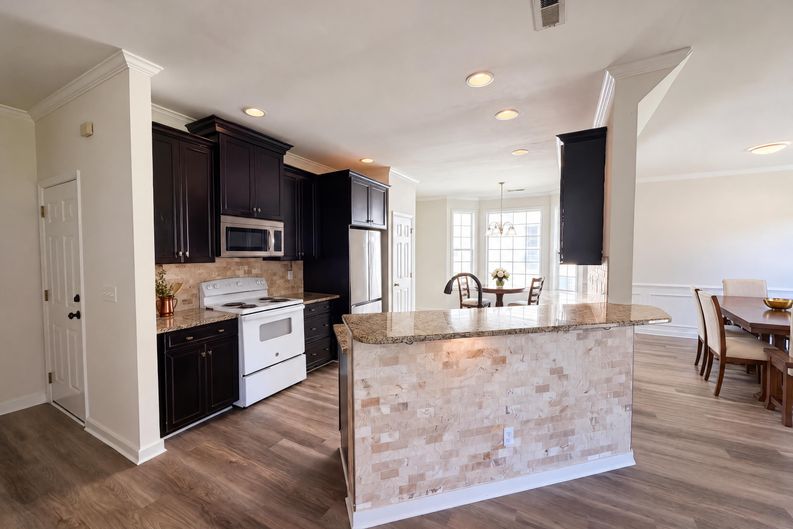 Photo 7 of 26 of 9325 Ayscough Rd, Summerville, SC