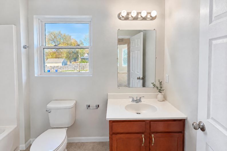 Photo 10 of 23 of 288 Hosack St, Columbus, OH