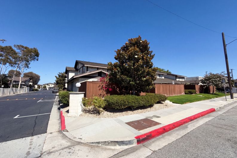 Photo 27 of 30 of 22432 S Vermont Ave, Torrance, CA