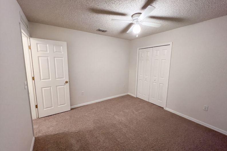 Photo 14 of 25 of 37091 Southern Glen Way, Hilliard, FL