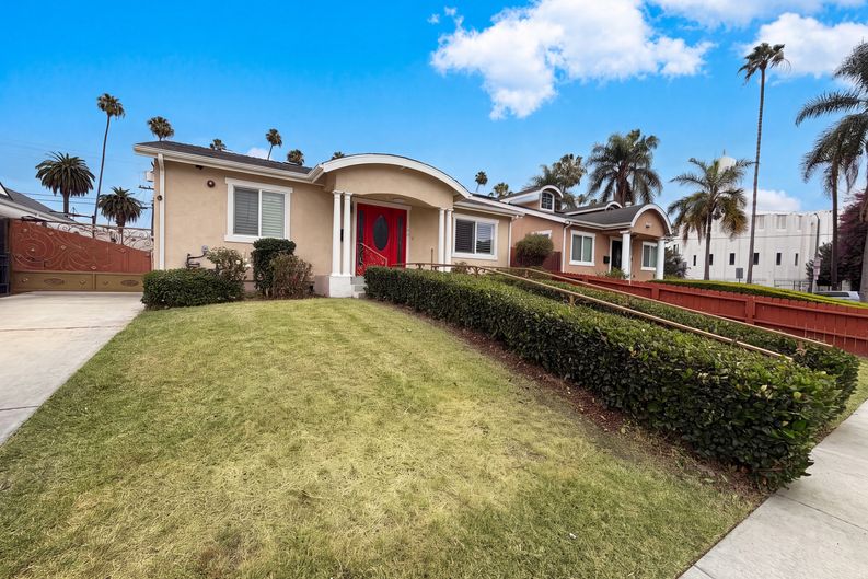 Photo 20 of 22 of 1138 S St Andrews Pl, Los Angeles, CA