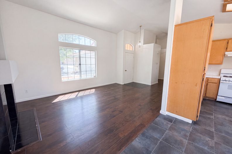 Photo 14 of 19 of 13154 Oberlin Ave, Victorville, CA