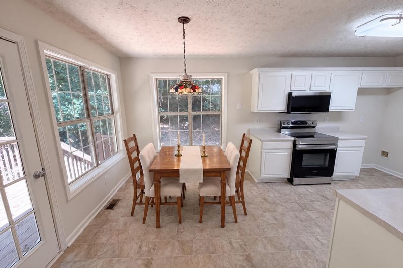 Photo 13 of 56 of 7830 Mosswood Ln, Gainesville, GA
