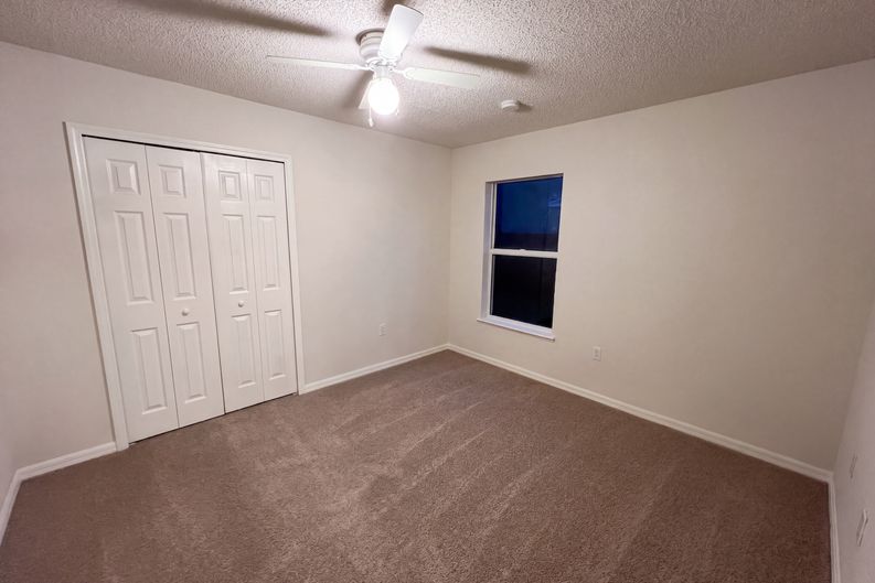 Photo 12 of 25 of 37091 Southern Glen Way, Hilliard, FL