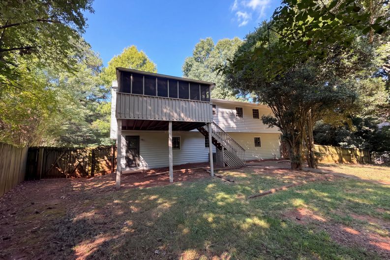 Photo 32 of 35 of 1825 Marsh Creek Dr, Lawrenceville, GA