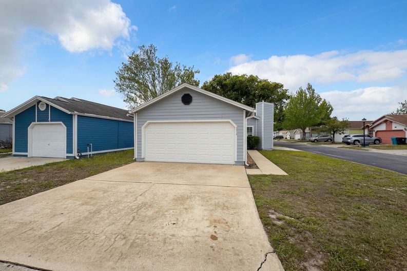 Photo 17 of 18 of 2000 Plainfield Dr, Orlando, FL