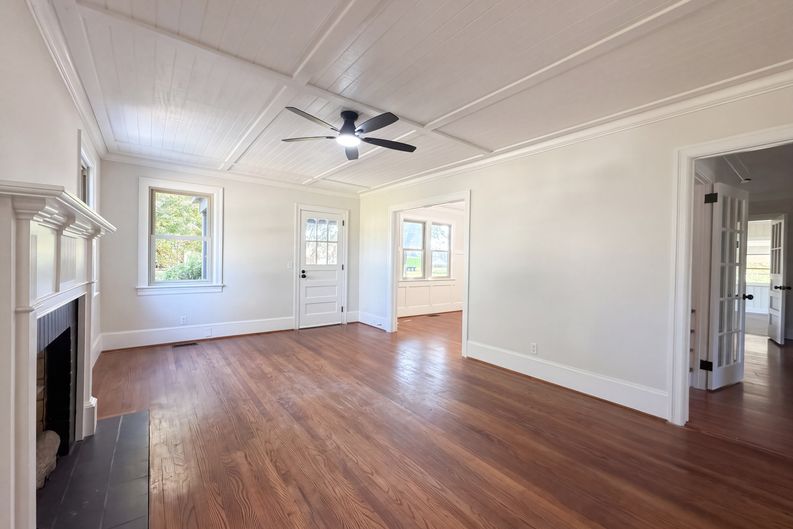 Photo 3 of 29 of 306 Fayetteville St, Newton Grove, NC