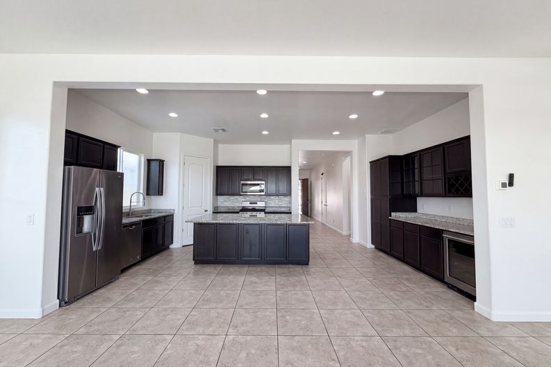 Photo 7 of 17 of 2528 N Comiskey Dr, Florence, AZ