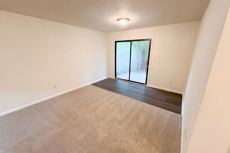 Photo 10 of 28 of 6409 Tivoli Ct, Charlotte, NC