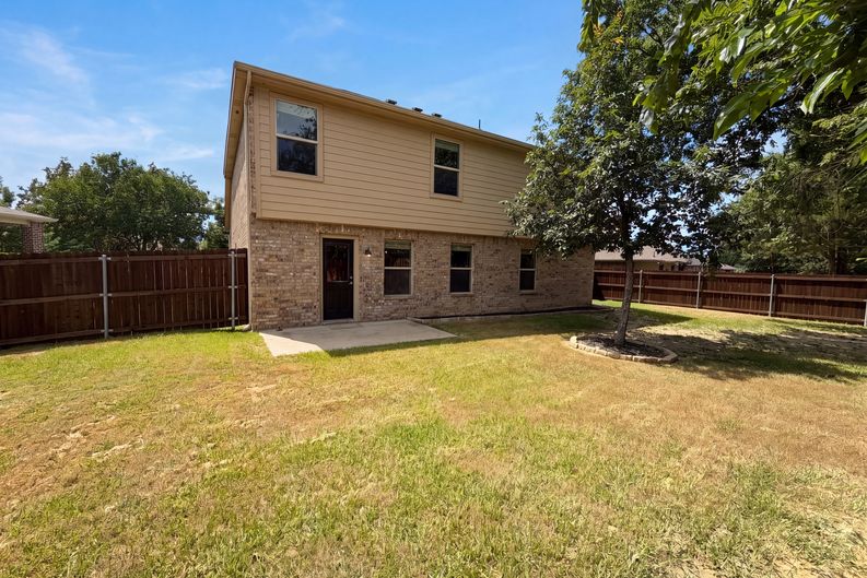 Photo 5 of 17 of 1404 Claire Ln, Royse City, TX