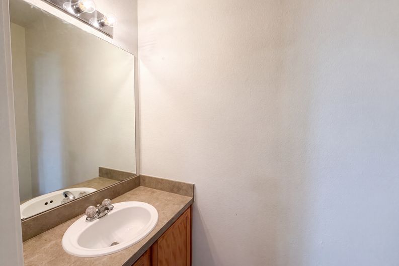 Photo 18 of 26 of 10636 Traymore Dr, Fort Worth, TX