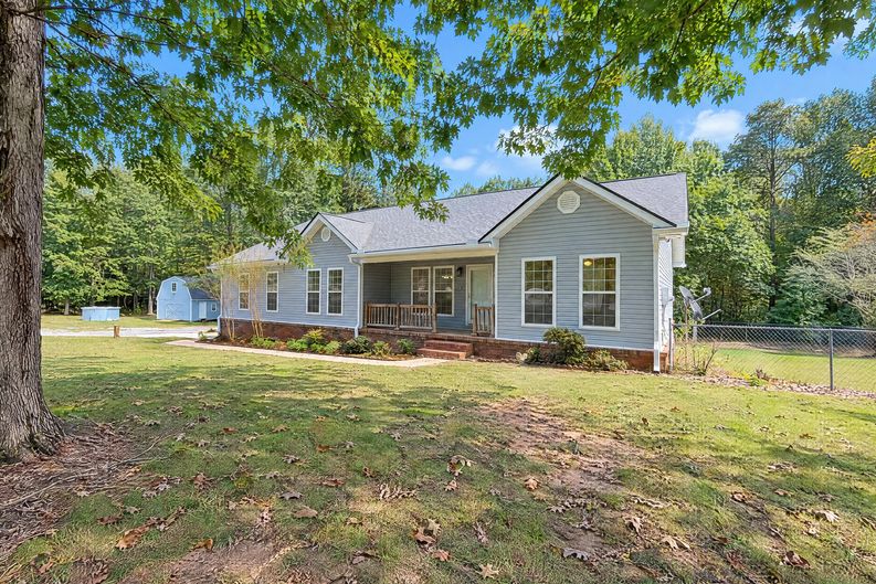 Photo 22 of 24 of 4300 Peeksville Rd, McDonough, GA