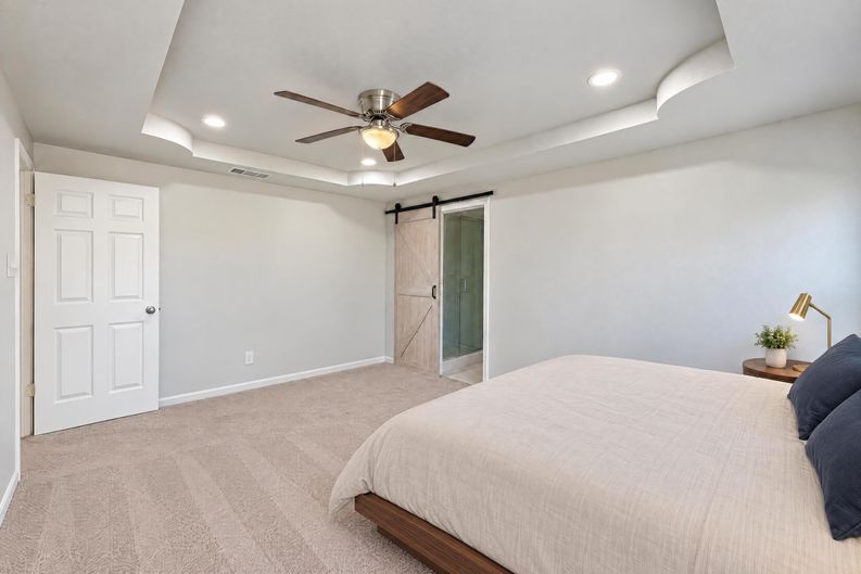 Photo 10 of 20 of 127 Jason Dr, Red Oak, TX