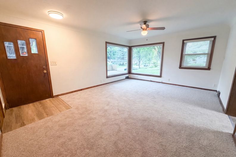 Photo 7 of 22 of 2804 Churchill St, Roseville, MN