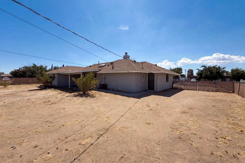 Photo 21 of 25 of 13191 El Rio Rd, Victorville, CA