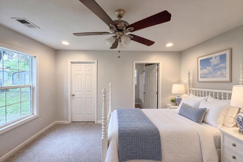 Photo 4 of 17 of 905 S Butler Ter, Harrisonville, MO