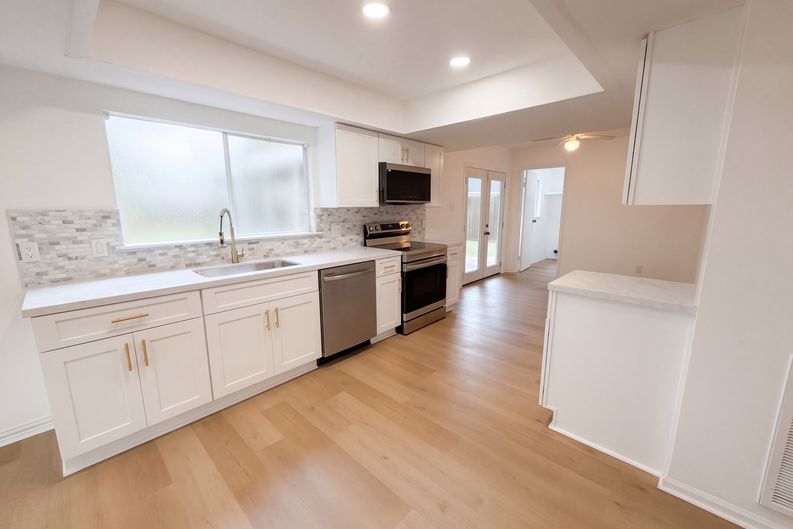 Photo 3 of 29 of 1319 Briarmead Dr, Richmond, TX