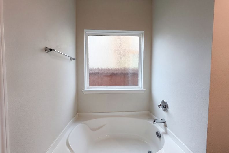 Photo 13 of 21 of 2825 Journey Ln, Crandall, TX