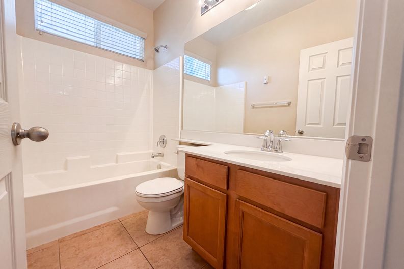 Photo 9 of 33 of 12783 Brandon St, Victorville, CA