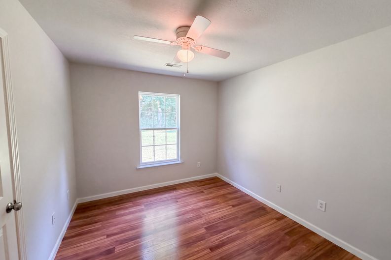 Photo 10 of 18 of 102 Hayworth Ave, Clinton, SC