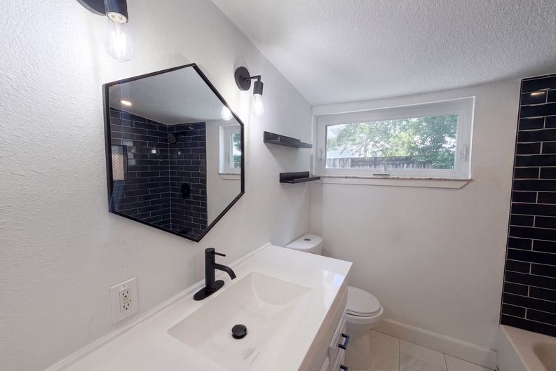 Photo 13 of 15 of 212 W Hiawatha St, Tampa, FL