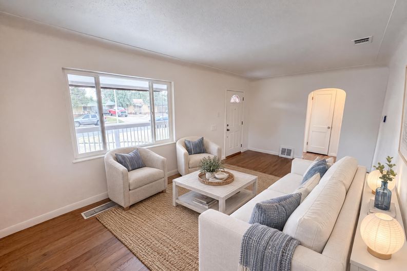 Photo 7 of 27 of 3570 Newport St, Denver, CO