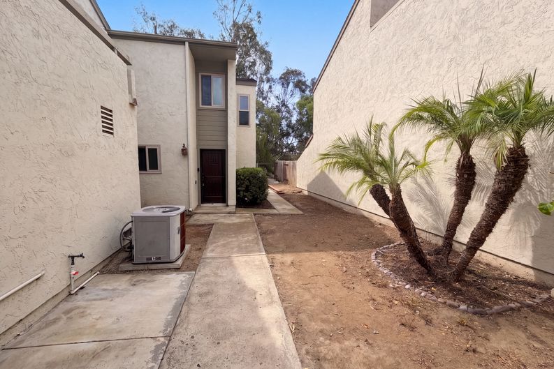 Photo 26 of 30 of 10781 Portobelo Dr, San Diego, CA