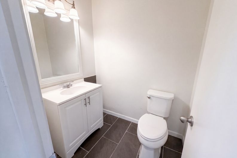 Photo 10 of 27 of 2226 Country Oaks Dr, Garland, TX