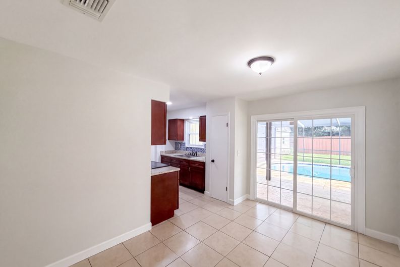 Photo 7 of 19 of 7233 W Thomas Jefferson Cir W, Bartow, FL