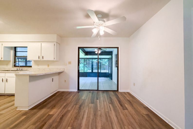 Photo 6 of 22 of 4621 NW 29th Ave, Gainesville, FL