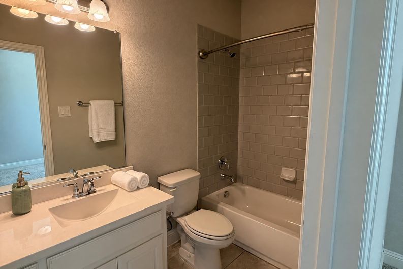 Photo 14 of 31 of 9920 Pikes Peak Pl, Little Elm, TX