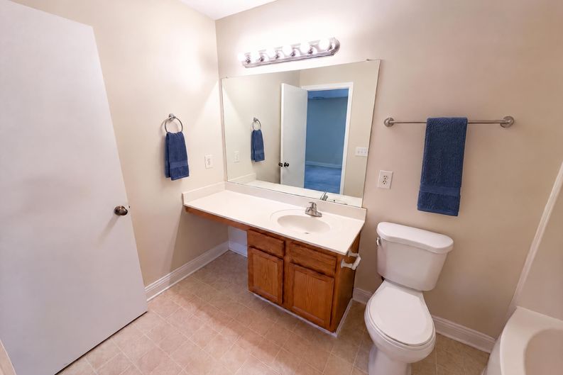 Photo 17 of 25 of 14021 Pinyon Pine Ln, Charlotte, NC