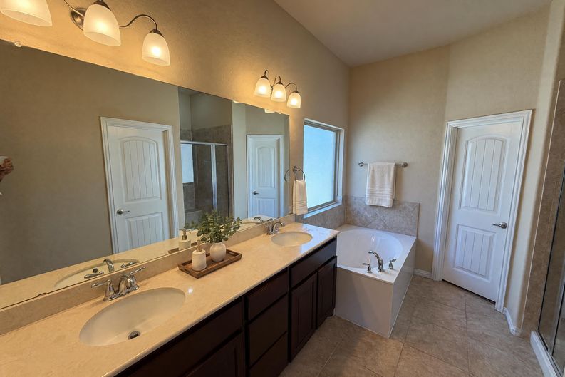Photo 12 of 16 of 3912 Gennaker Dr, Denton, TX