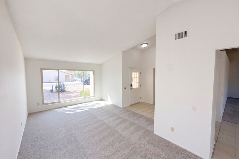 Photo 3 of 26 of 5310 W Grouse Way, Tucson, AZ