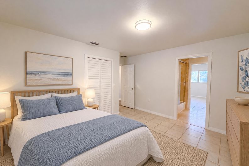 Photo 16 of 43 of 3705 Malec Cir, Sarasota, FL