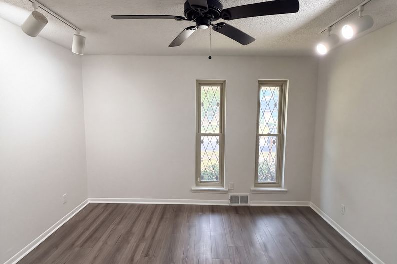 Photo 10 of 17 of 1410 Lexington Dr, Garland, TX