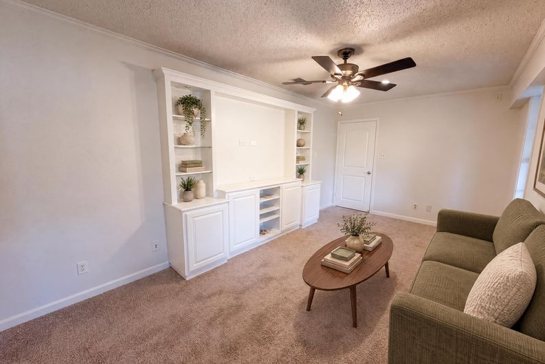 Photo 10 of 22 of 203 Frost Creek Ave, Groesbeck, TX