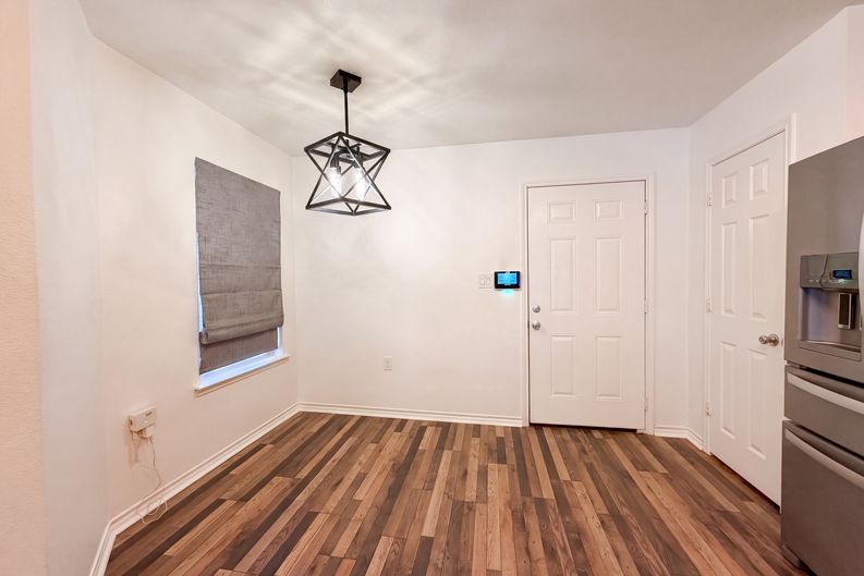 Photo 7 of 16 of 3132 Evangeline Rd, Fort Worth, TX