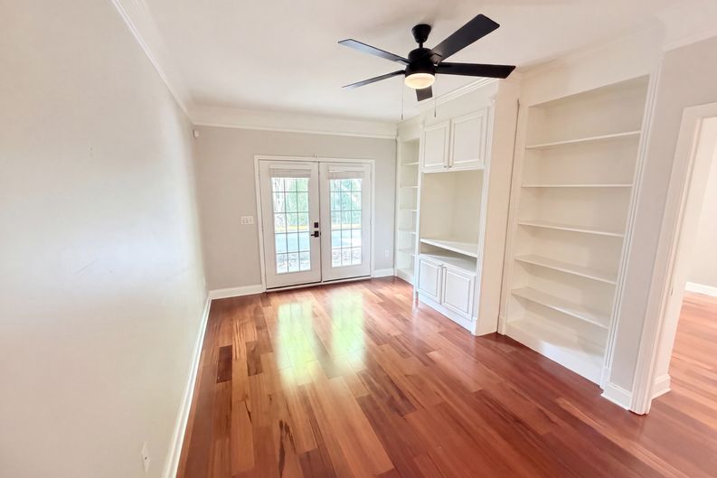 Photo 3 of 34 of 2700 Pine Tree Rd NE, Atlanta, GA