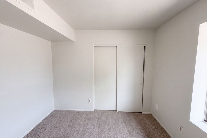 Photo 13 of 27 of 1413 W Behrend Dr, Phoenix, AZ