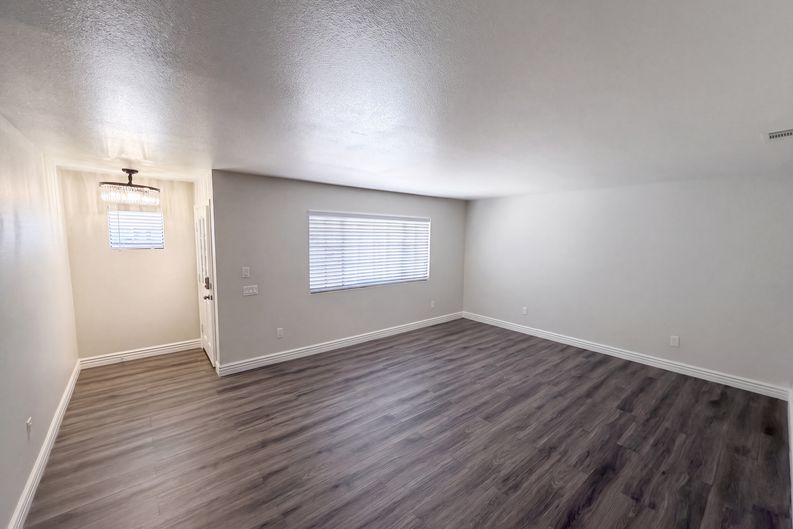 Photo 7 of 24 of 4380 Flightwood Cir, Hemet, CA