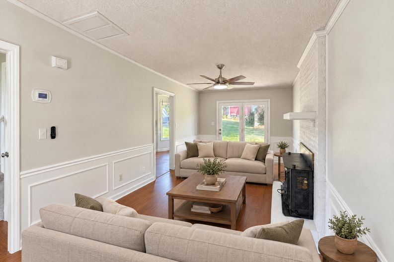 Photo 3 of 21 of 1608 Bishop Ct, Belmont, NC