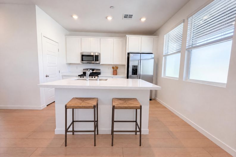 Photo 6 of 22 of 305 Crescent Glow Ln, Henderson, NV