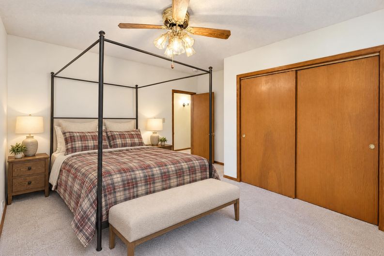 Photo 8 of 21 of 137 5th St N, Bayport, MN