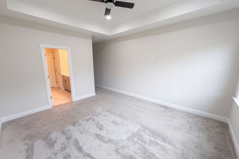Photo 16 of 36 of 6109 Balham Ct, Charlotte, NC