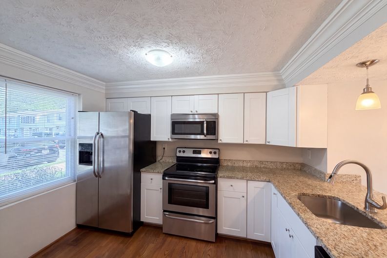 Photo 11 of 57 of 8769 Kanawha Ct, Lorton, VA