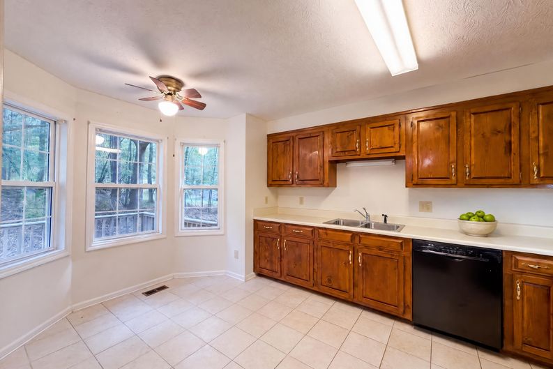 Photo 8 of 26 of 103 Saddlebrook Ct, Lagrange, GA