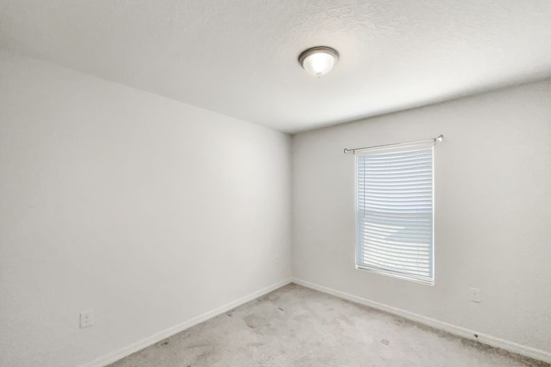 Photo 4 of 19 of 305 Camellia Ct, Kissimmee, FL